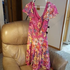 Women's New American Living v- neck dress size 6